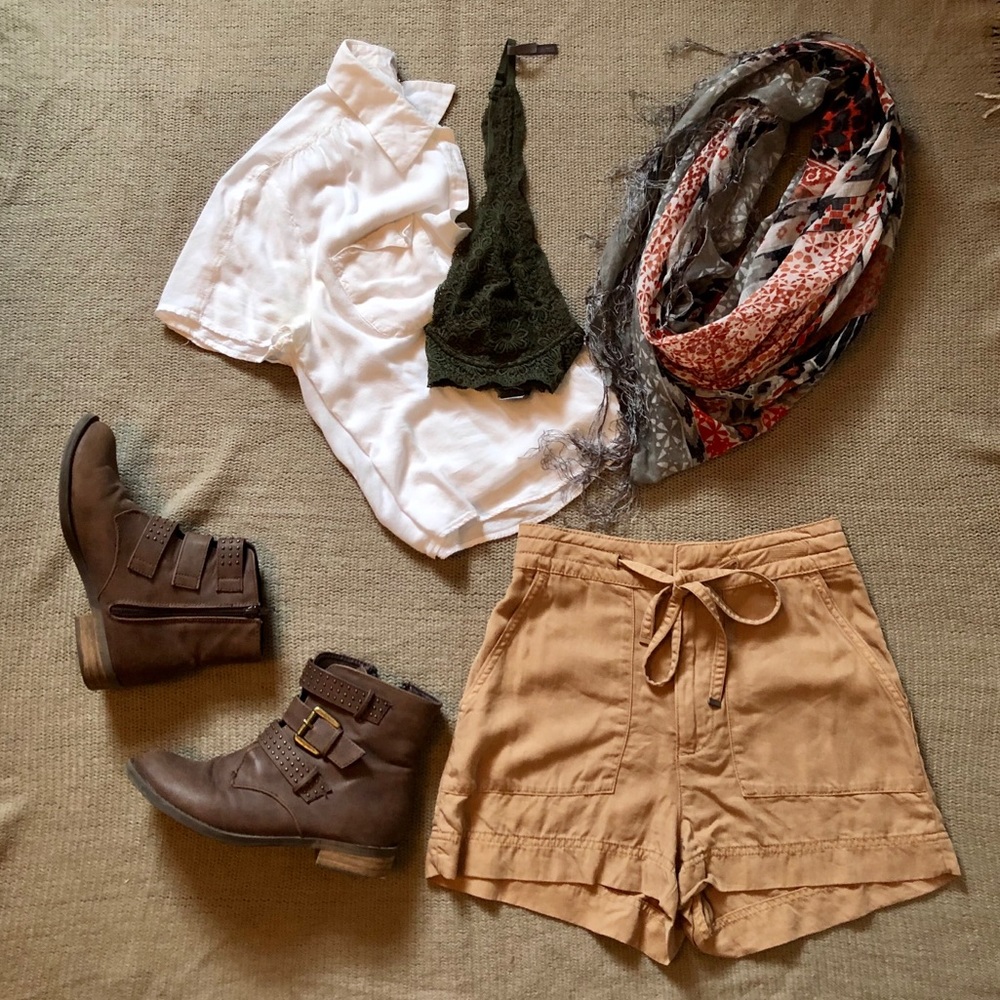 Tan khaki high waisted safari shorts - Picture 2 of 4